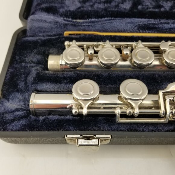 ARTLEY FLUTE  SILVER Plate in Original Case 17-0 Serial # 672106 - Picture 3 of 16